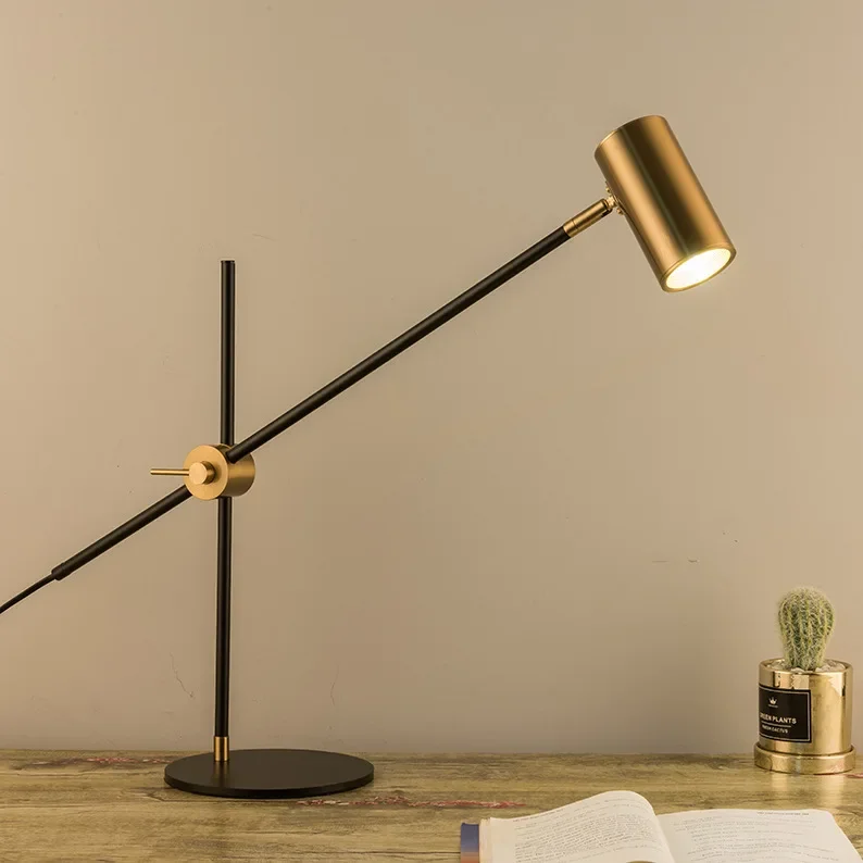 Скандинавский креативный дизайнерский настольный светильник постмодернистская