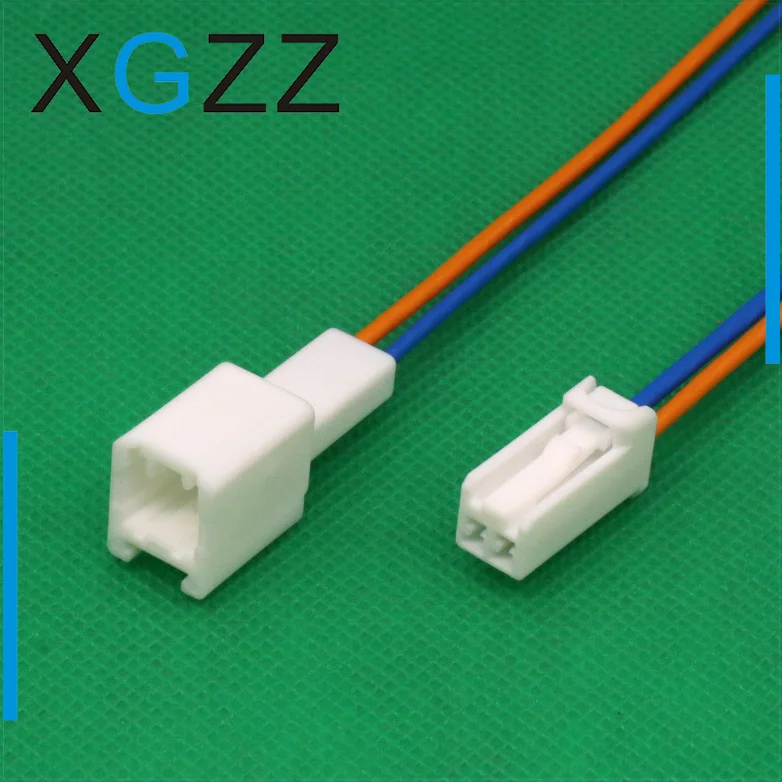 

7187-8845/7186-8845 Автомобильная лампа для чтения, отбор мощности задней двери, разъем с 2 отверстиями, жгут проводов, 2p, вилка 15 см