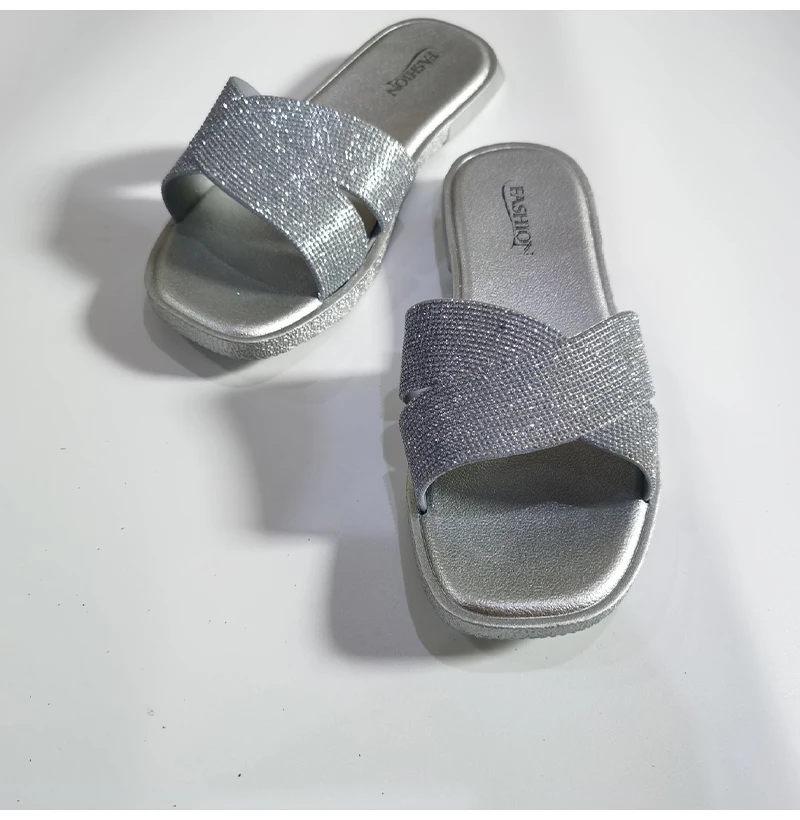 

Женские блестящие шлепанцы с квадратным носком, повседневные сандалии на плоской подошве, с кристаллами, Нескользящие, для пляжа и отдыха н...