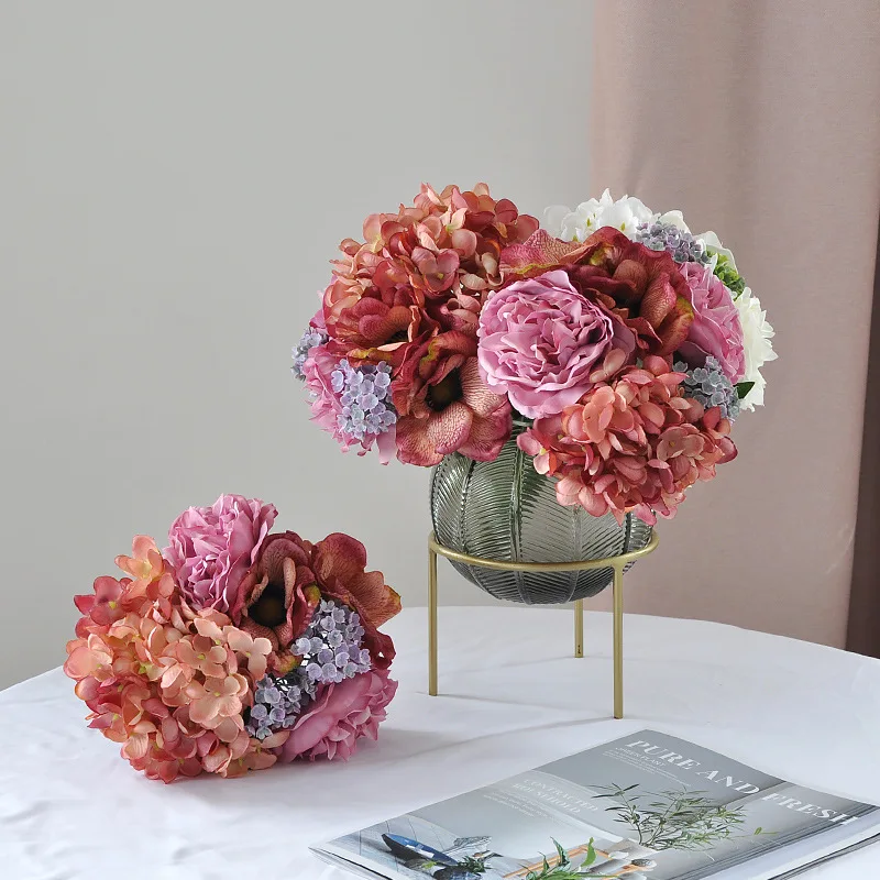 

28CM Artificial Hand Tied Silver Lotus Holding Artificial Embroidered Ball Bouquet Minimalist Home Wedding Props