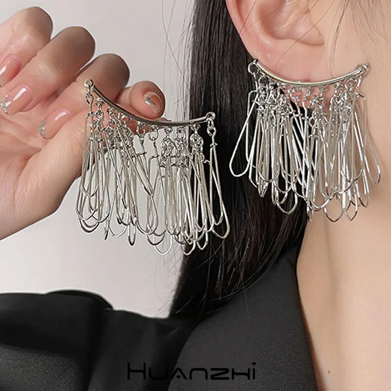

2023 NEW Exaggerate Personality Vintage Irregular Metal Paper Clip Tassel Drop Earrings for Women Dinner Party Jewelry