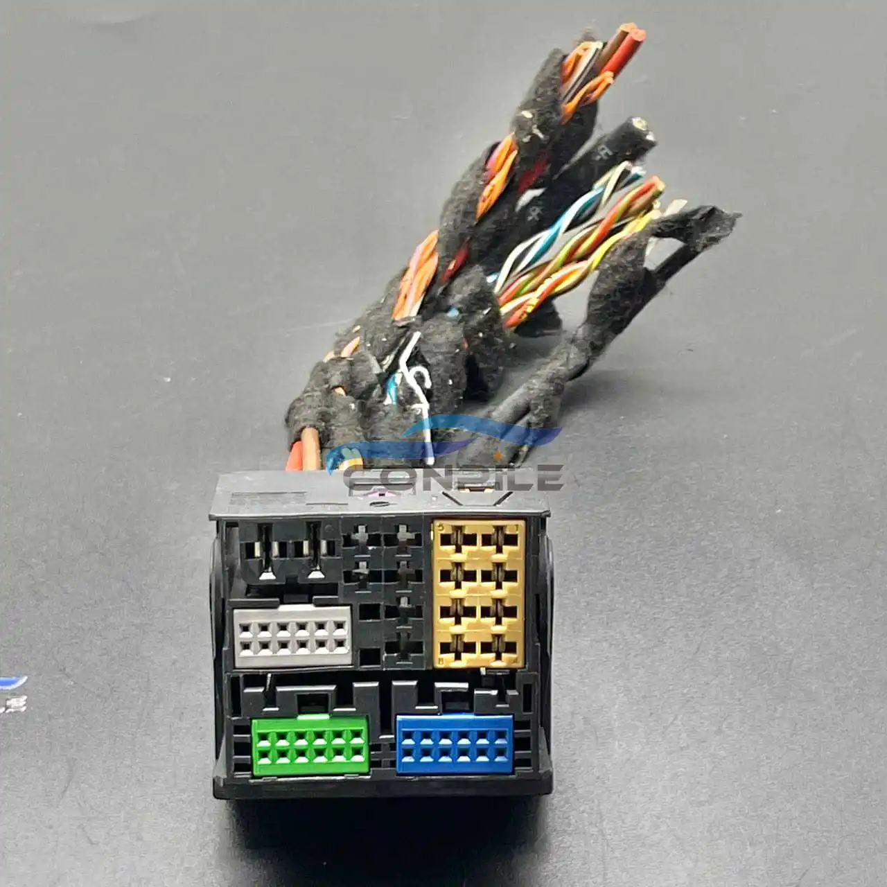 

1pc for Volkswagen Audi Magotan radio plug MQB host cable 8x0 035 444 3B7 035 447