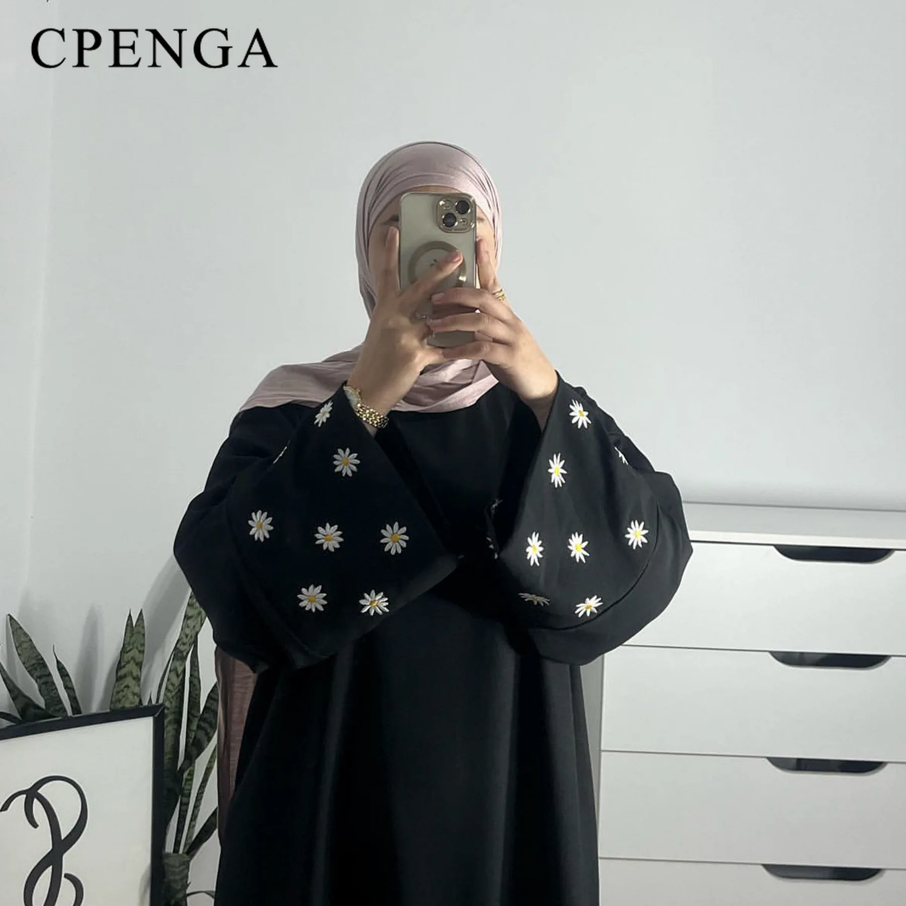 Модель 2024 года мусульманское скромное платье с вышивкой ромашки для женщин