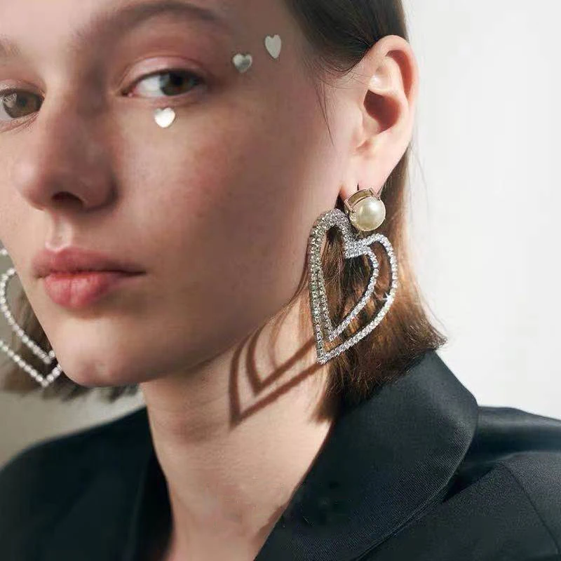 

JIJIAWENHUA New Trend Ladies Love Heart Shaped Rhinestone Hoop Earrings Dinner Wedding Jewelry Fashion Temperament Accessories