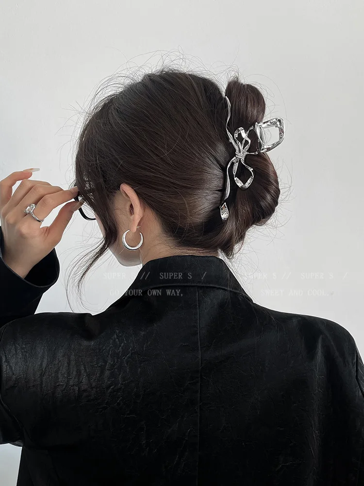 

Strap Bowknot Metal Shark Clip Hairpin for Female Fashion Ponytail Hair Claws Golden Sliver Temperament Hairpin Hair Accessories
