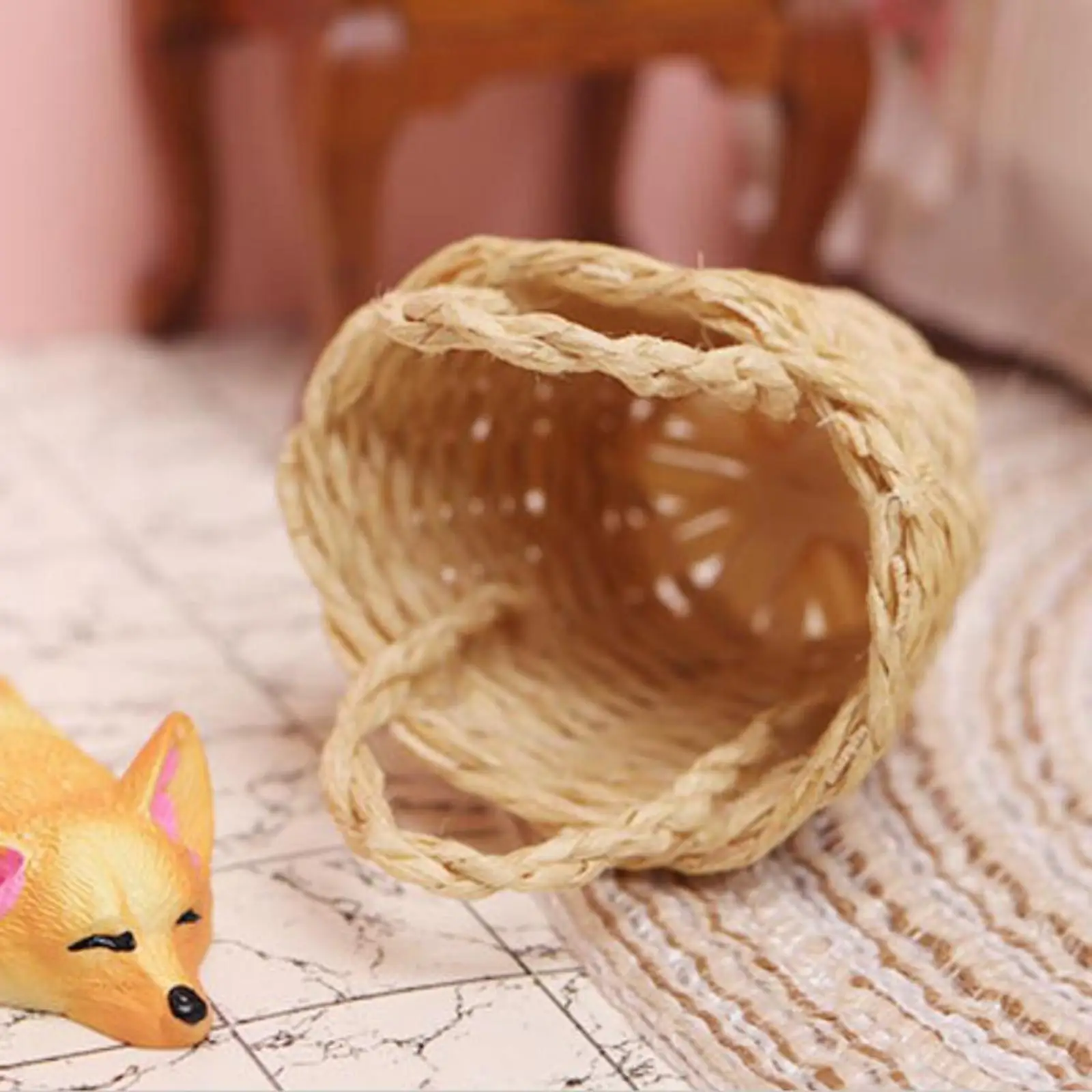 

Miniature Dollhouse Basket Hand Woven Accessory with Handle for Fairy Garden