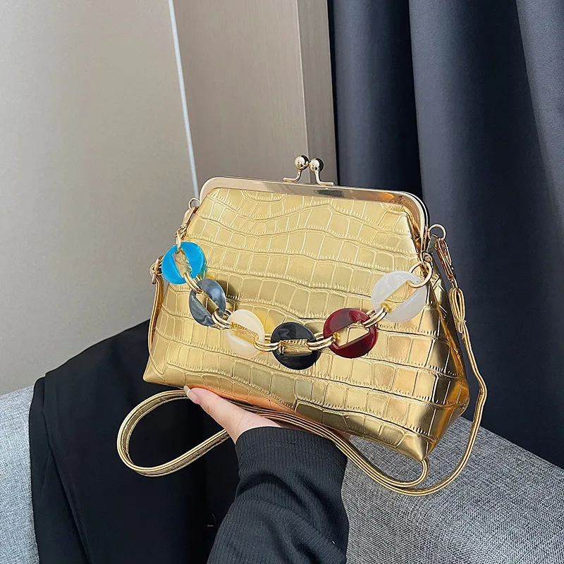 Women's Autumn 2022 Fashion New Shoulder Messenger Bag Popular Bag Female Acrylic Chain Clamp Shell Bag