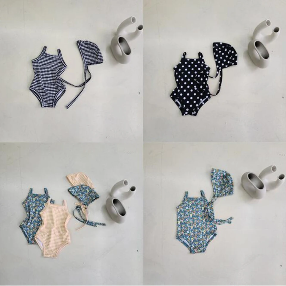 

Детский купальник с цветочным принтом, на возраст 0-3 года