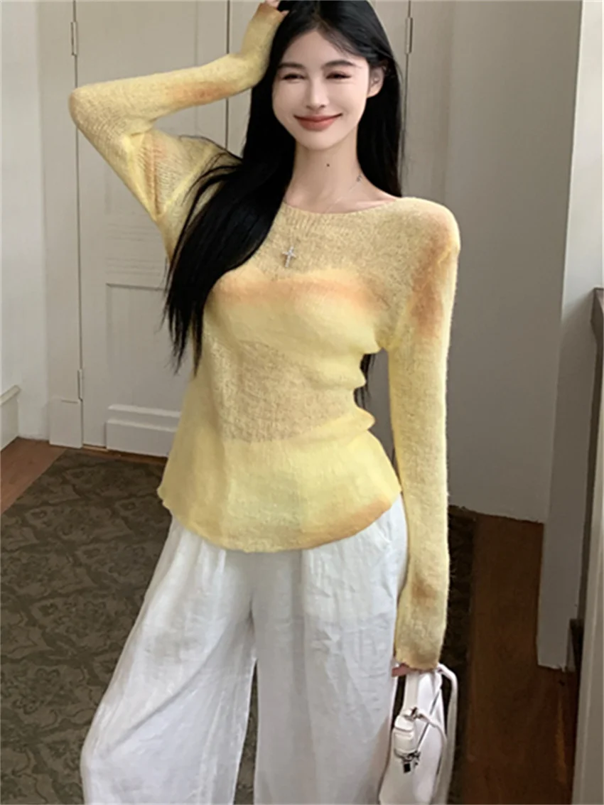 Женский трикотажный свитер свободного покроя с длинным рукавом