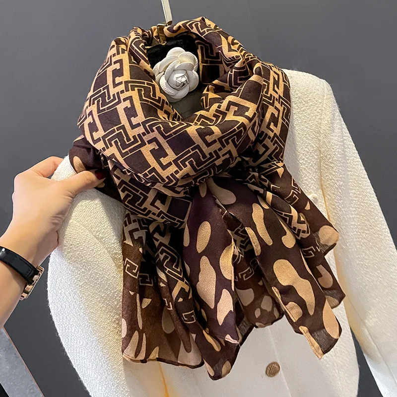 

Fashion Women Cotton Scarf Printing Hijabs Luxury Large Shawls Wraps Female Tassel Scarves Foulard Designer Beach Bandana Pareo