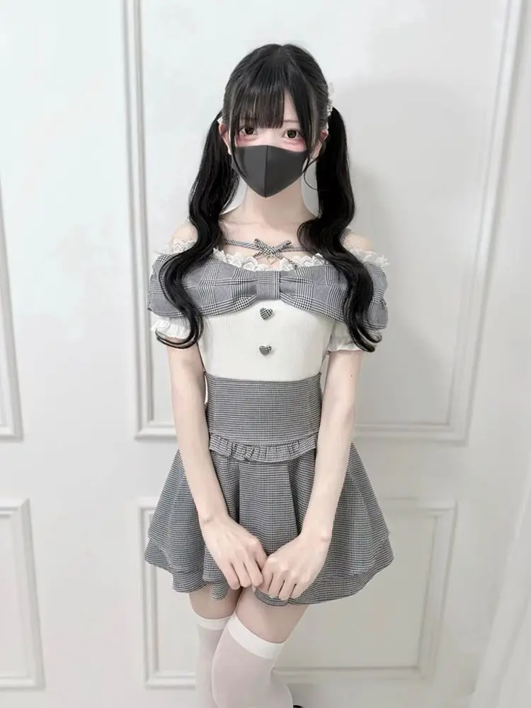 Фото Платье женское 2026 Ryousangata Dark Sweet в клетку с открытыми плечами, кружевом, бантом, оборками, завышенной талией, пуговицами-сердечками, в стиле J-fashion, милое повседневное платье №4