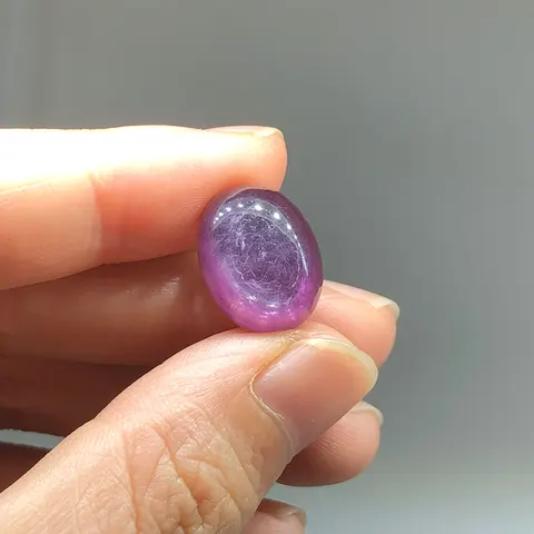 Фиолетовый лепидолит кабошон