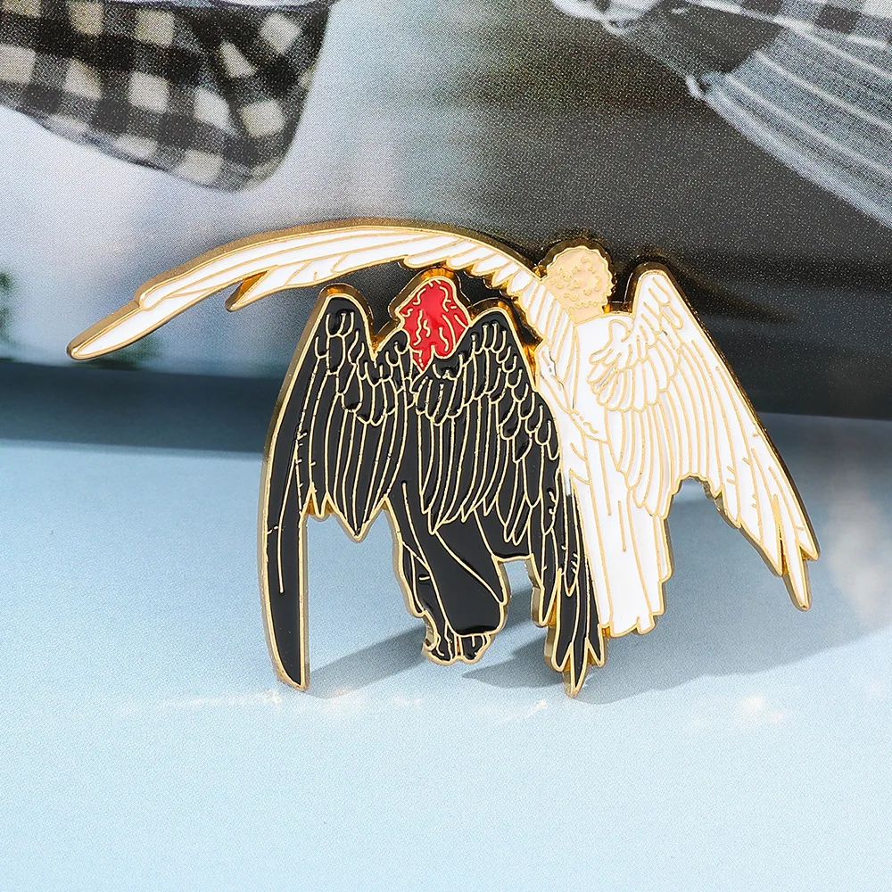 Популярная ТВ-серия, значок с надписью «Good Omens», неэффективный мужчина, ангел и демон, жесткий эмалированный значок с ангелом, значок с демоном Aziraphale и Crowley, ювелирные изделия