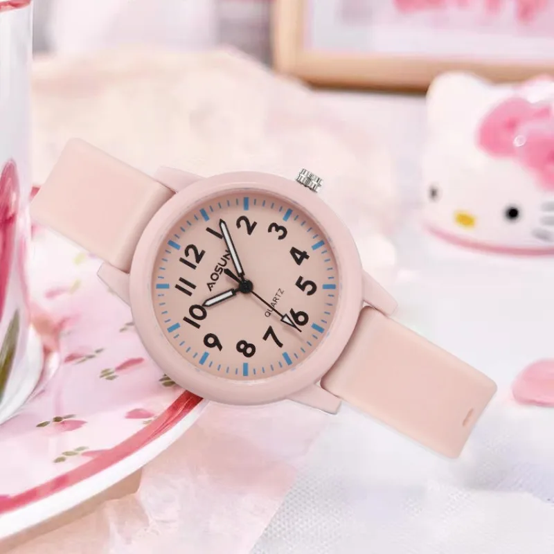 

Модные женские кварцевые часы с силиконовым ремешком