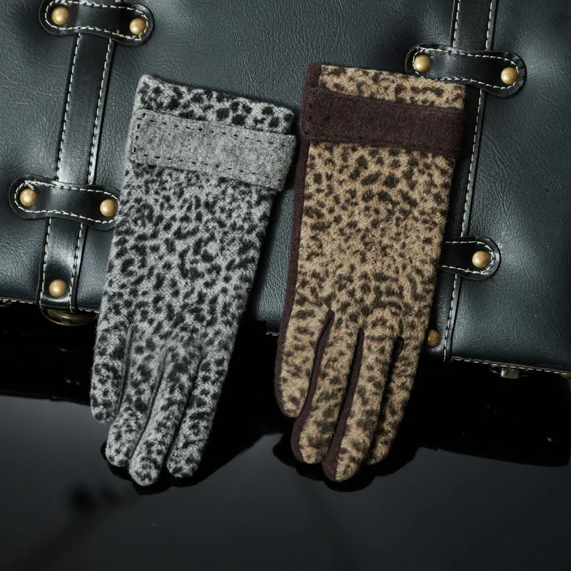 

Women's Plush Thicken Full Finger Touch Screen Driving Gloves For Sports Winter Plus Velvet Outdoor Cycling Warm Mittens S215