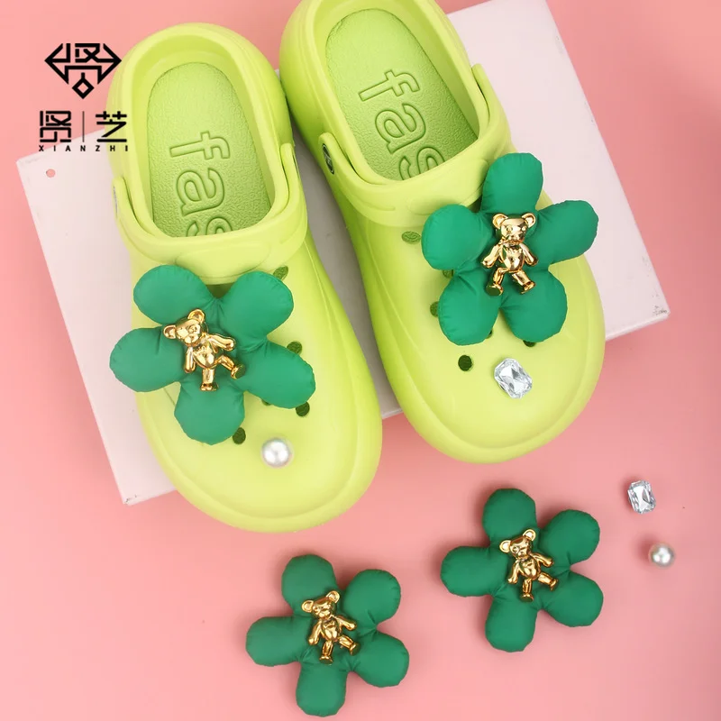 

Flower Bear Charms for Crocs Vintage Quality Slipper Sandals Accessories Cute Croc Charms Designer Finished Product Girls Gifts