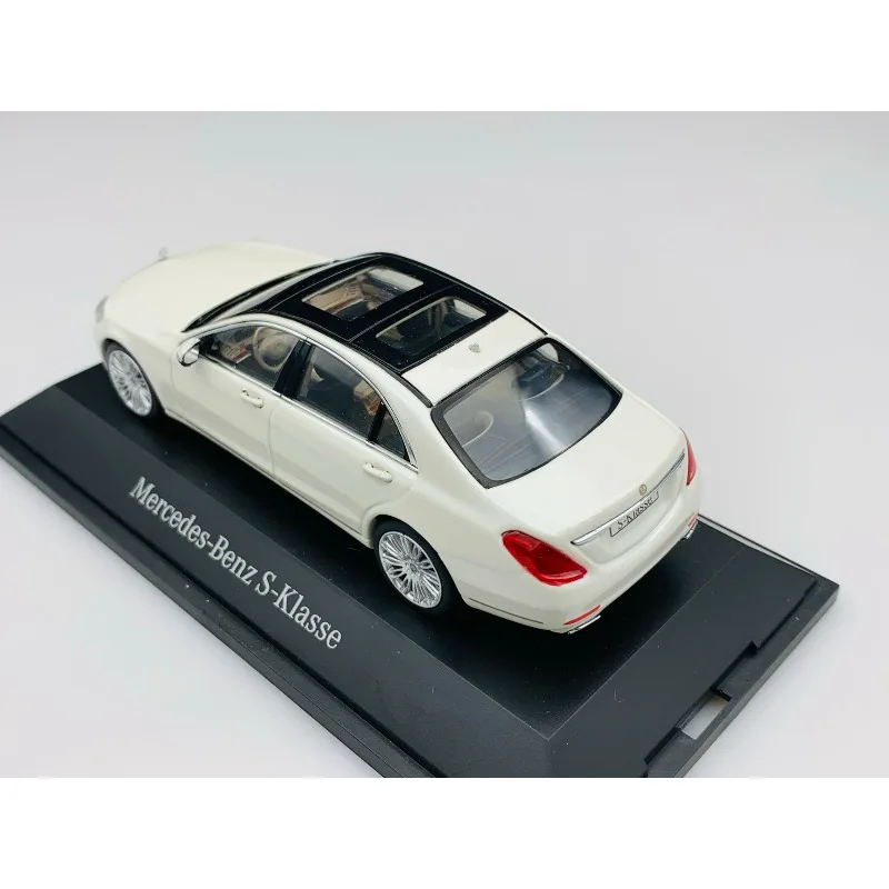 Металлическая модель автомобиля SCHUCO 1:43 S600 W222 (art.: 3920d892260bb) - 3920d892260bb