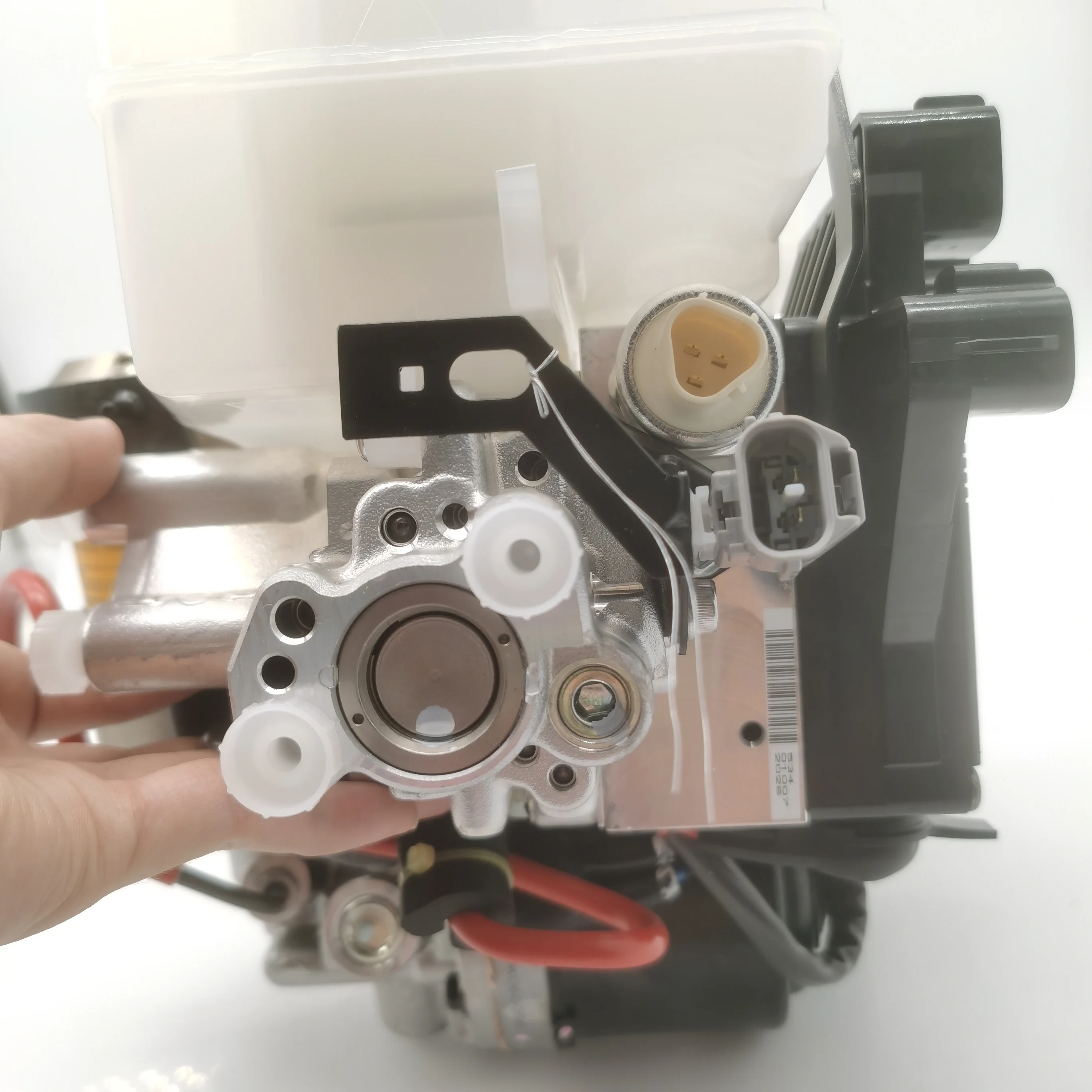 Рисунок 4 - Автозапчасти ABS главный цилиндр