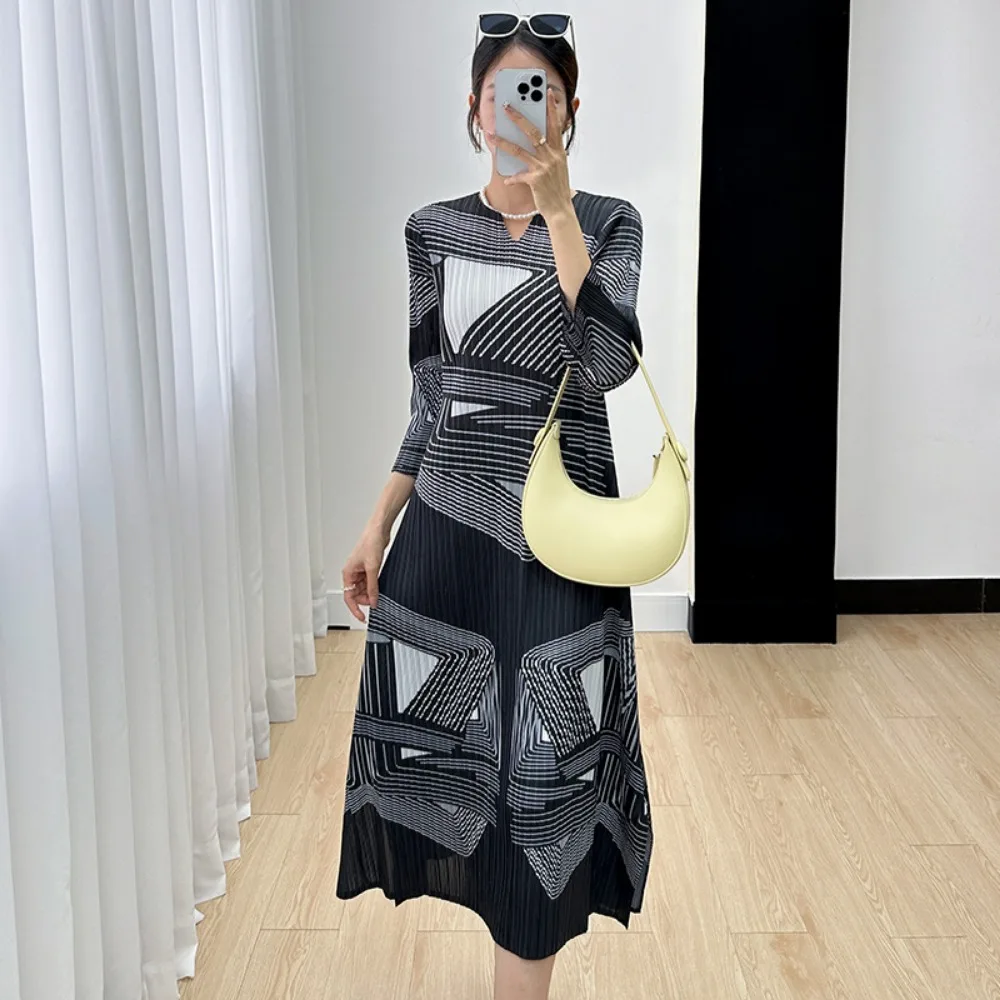 

Miyake Dress Women 2023 Autumn New Printed Pleated Casual Fashion Temperament Commuter Medium Long Dress Colorblocking Plus Size