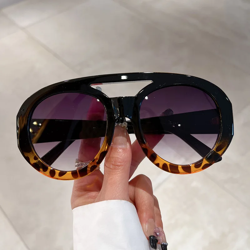 

ZUIDID Oversized Round Goggle Men Fashion Double Bridge Gradient Candy Color Women Shades Eyewear Trendy New UV400 Sun Glasses