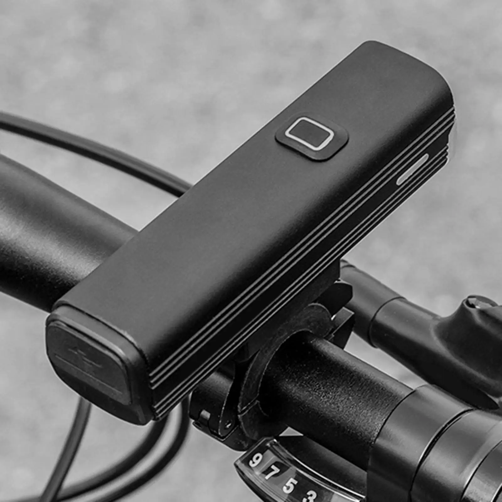 

Bike Light Runtime 10+ Hours USB Rechargeable Bright Headlight Fit for Road