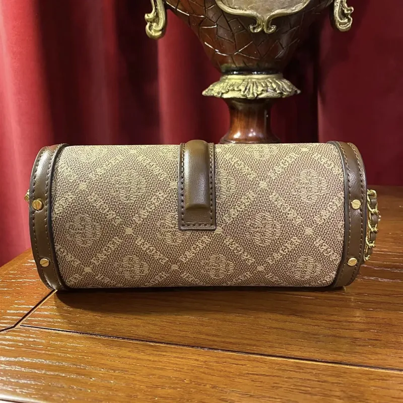 Luxurious Contrast Color Lock Chain Cylinder Bag Women's Small Handbag 2023 New Versatile Single Shoulder Satchels Sac Channels