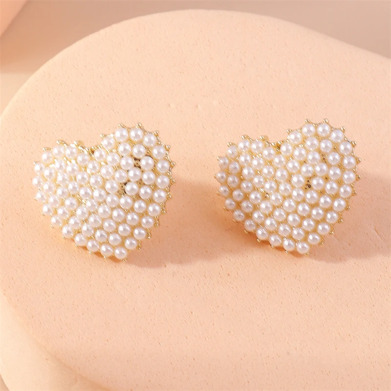 

Elegant Imitation Pearl Love Heart Stud Earrings for Women Korean Style Brincos Earrings Girls Party Birthday Jewelry Gifts