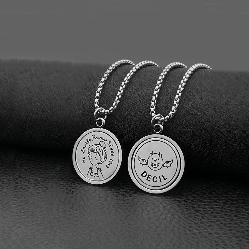 

Модное ожерелье в стиле хип-хоп с изображением улыбки из титановой стали для мужчин и женщин парные универсальные аксессуары Горячая Распр...