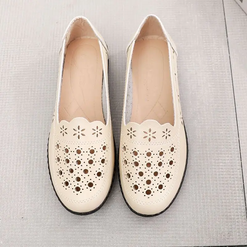 

Summer New Women Comfortable Flat Shoes Female Hollow Breathable Leather Loafers Non-sllip Mom Walking Shoes Soft Ladies Flats