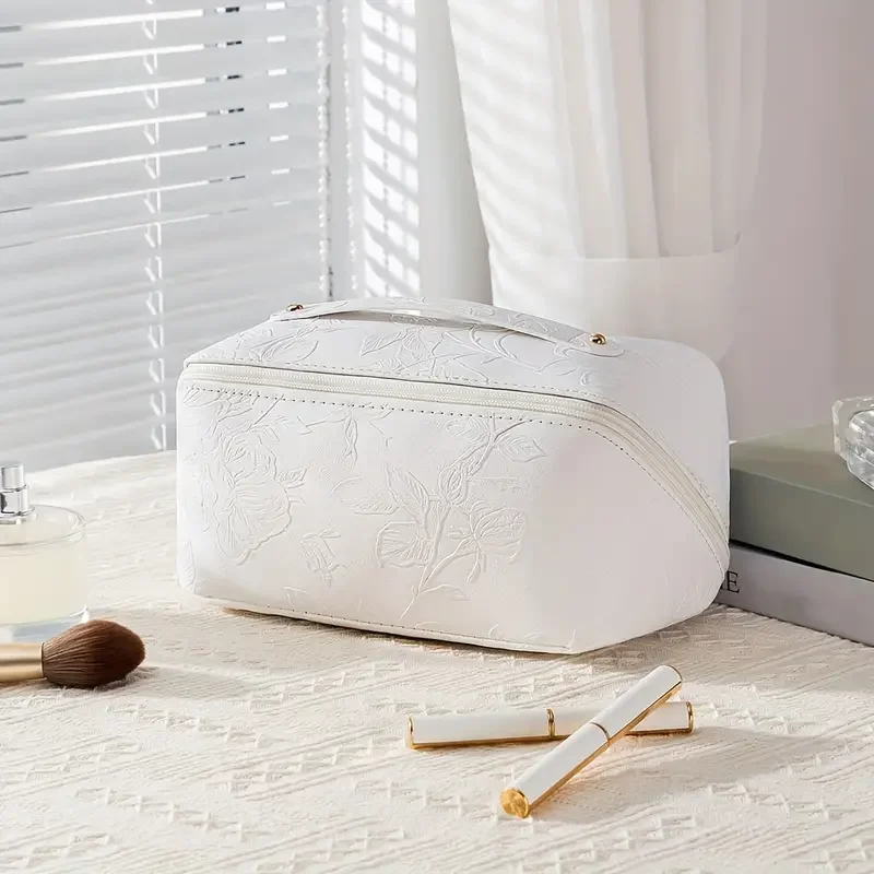 Женская косметичка-тоут с цветочным принтом