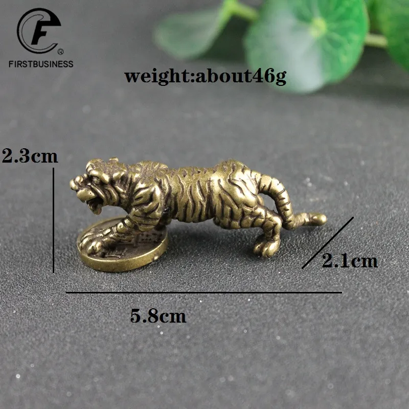 Ретро латунный Счастливый тигр статуэтка шага на монете Миниатюрный стол