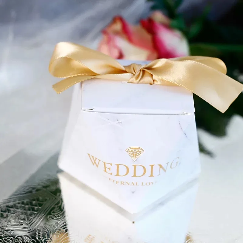 

Подарочная коробка для коробки, свадебные сувениры, цвет белый, розовый, винно-красный мрамор, перья, звездного цвета, 50 шт.