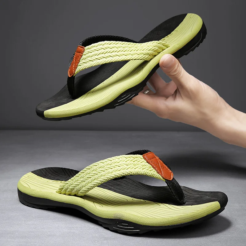 

Fashion Slippers Men Flip Flops Summer Sandals Outdoor Beach Flip Flops Men Casual High Quality Non-slip Rubber Slippers Men