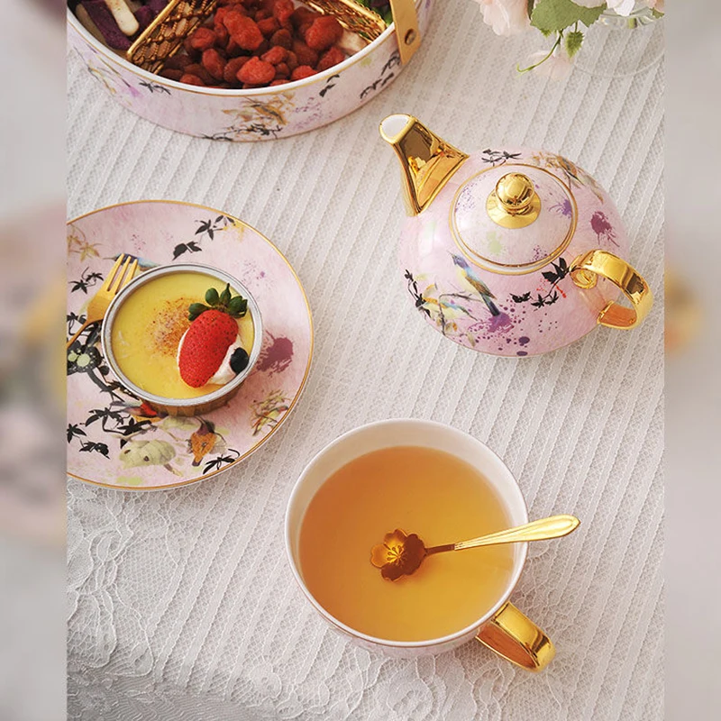 

Английская керамическая кофейная чашка для эспрессо, роскошная фарфоровая кофейная чашка с цветком, оригинальная посуда для завтрака и пос...