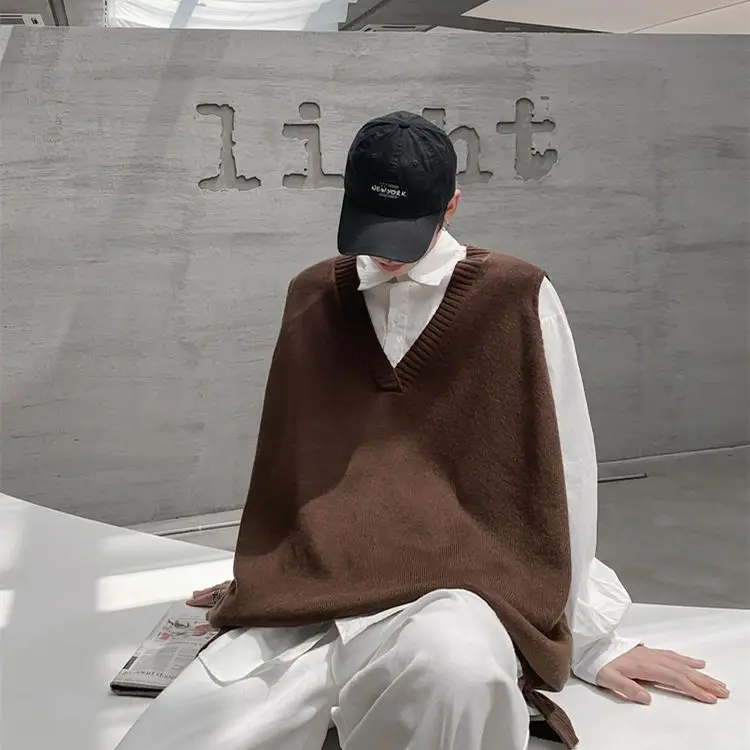 

Autumn V-neck Sweater Vest Men Fashion Casual Knit Pullover Men Korean Style Loose Jumper Vest Mens Knitted Sweater Vest R116
