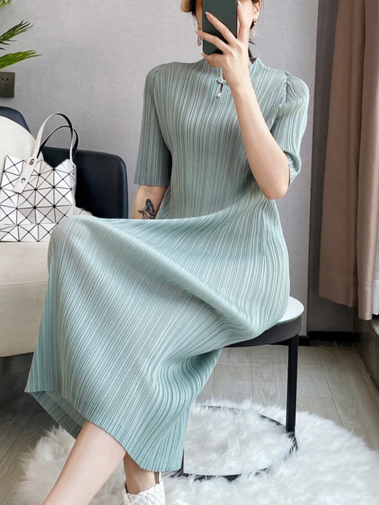 Solid Color Thin Pleated Dress Women Simple Casual O Neck Short Sleeve 2022 Summer New Folds Dresses Fashion Trend