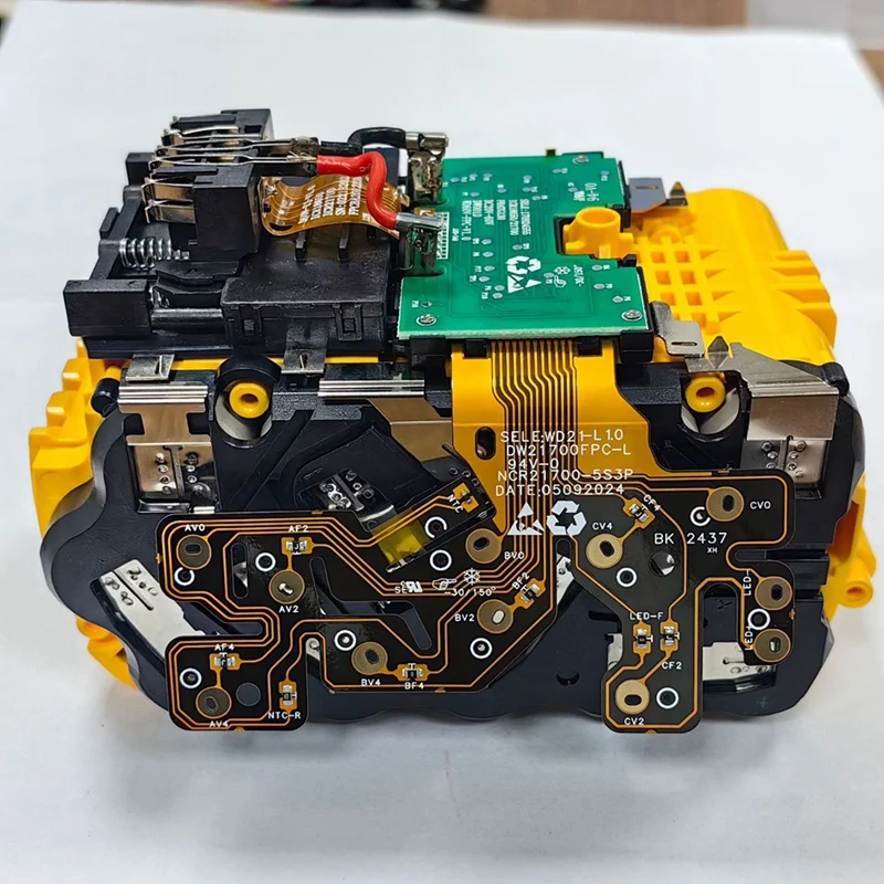 Фото Плата защиты от перезаряда литиевых аккумуляторов DCB609 PCB 21700 для 20В FlexVolt 60В DCB612-A09I №4