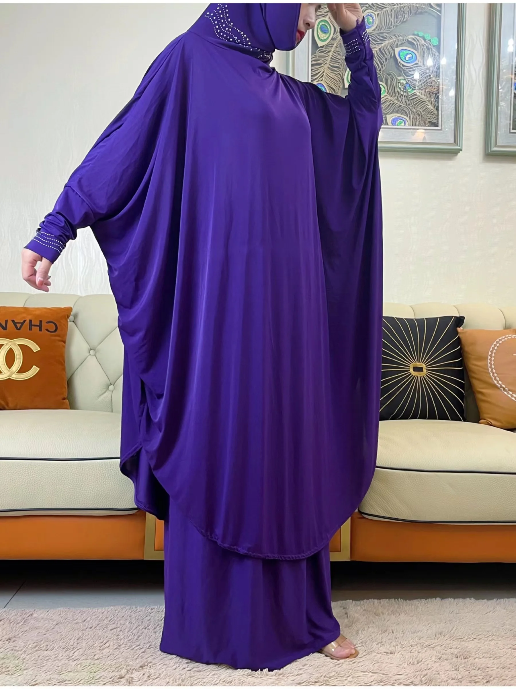 Женский костюм с юбкой и топом в мусульманском стиле