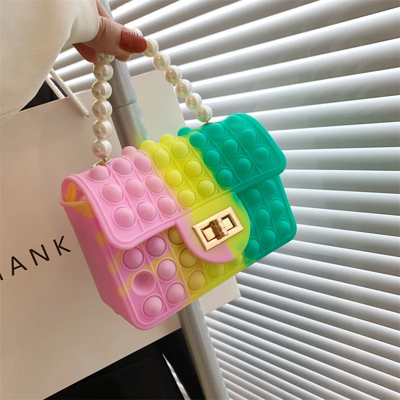 

Сумки для женщин, новинка 2022, женская сумка-мессенджер с жемчугом, подходящая ко всему, модная сумка на плечо с цепочкой, известный роскошный...