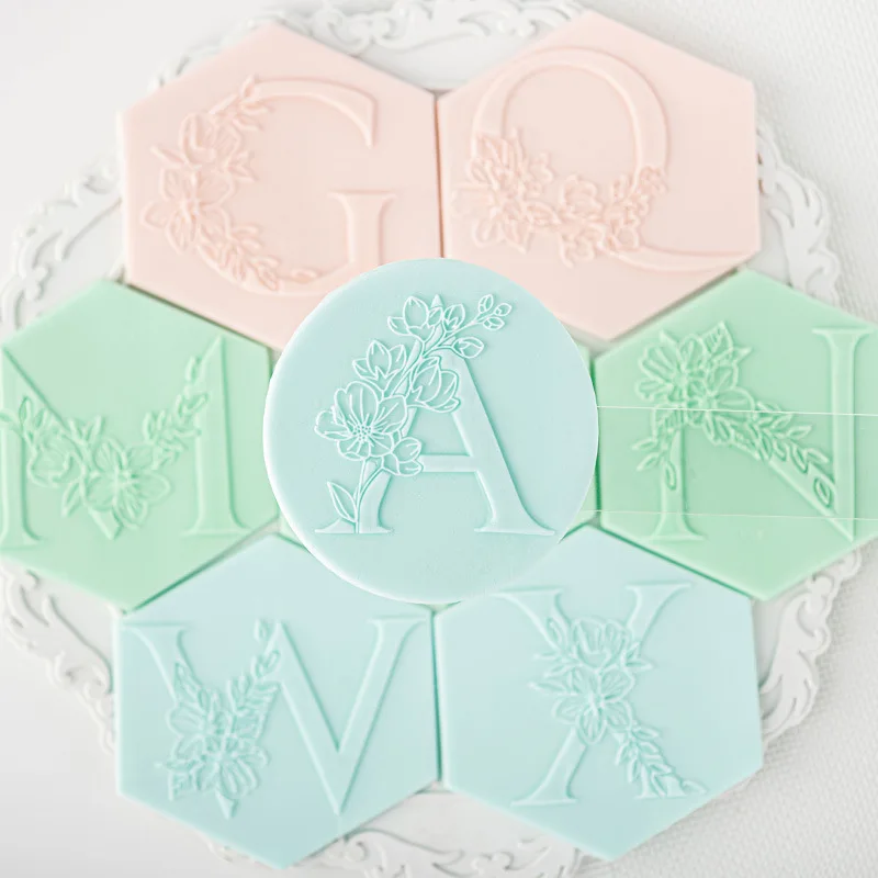 

Alphabet Acrylic Cookie Mold Wedding Biscuits Baking Press Stamp Letter Pastry Embossed Mold DIY Fondant Cake Decorating Tools