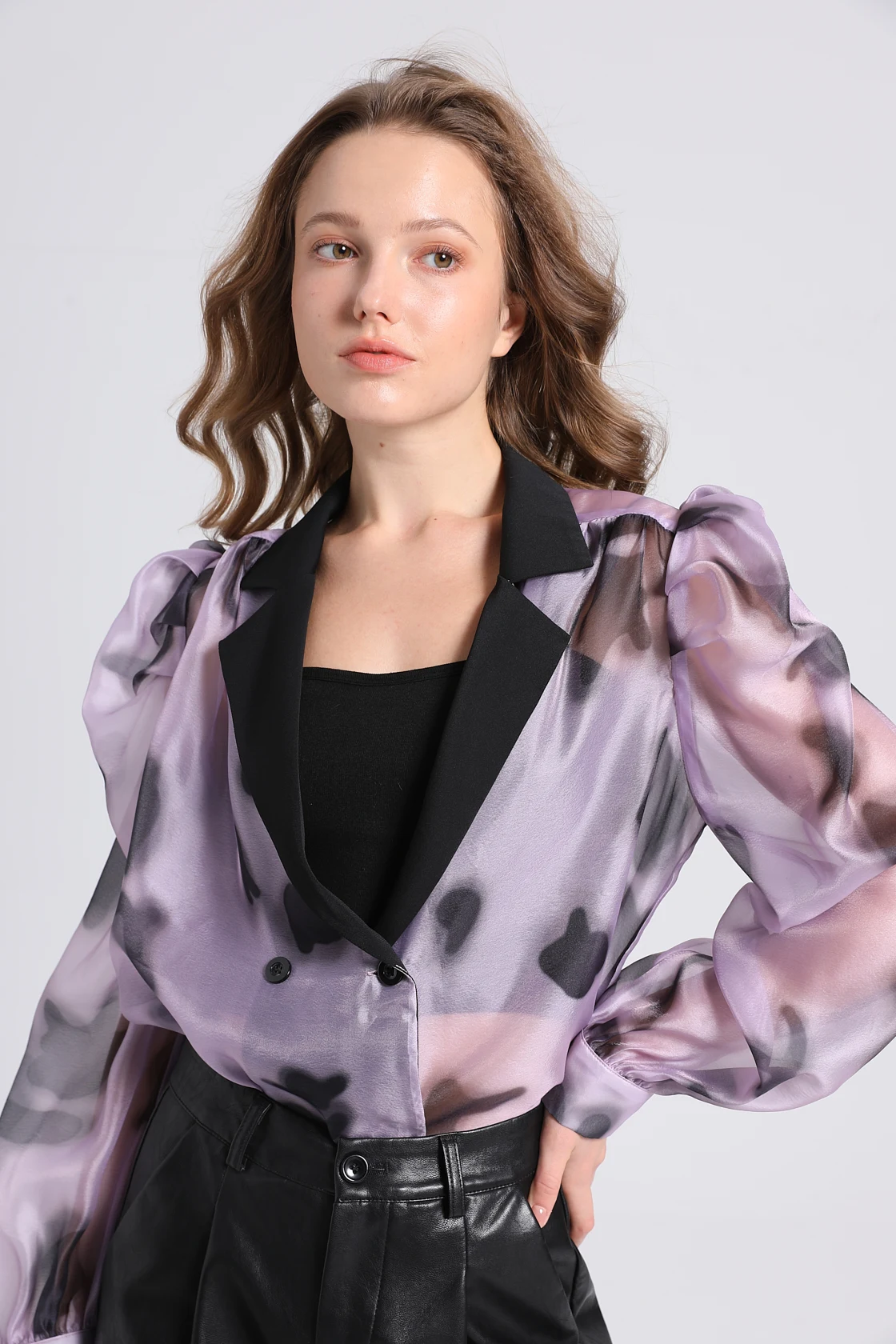 Осень 2024 женская одежда легкие повседневные рубашки фиолетовая верхняя топы с