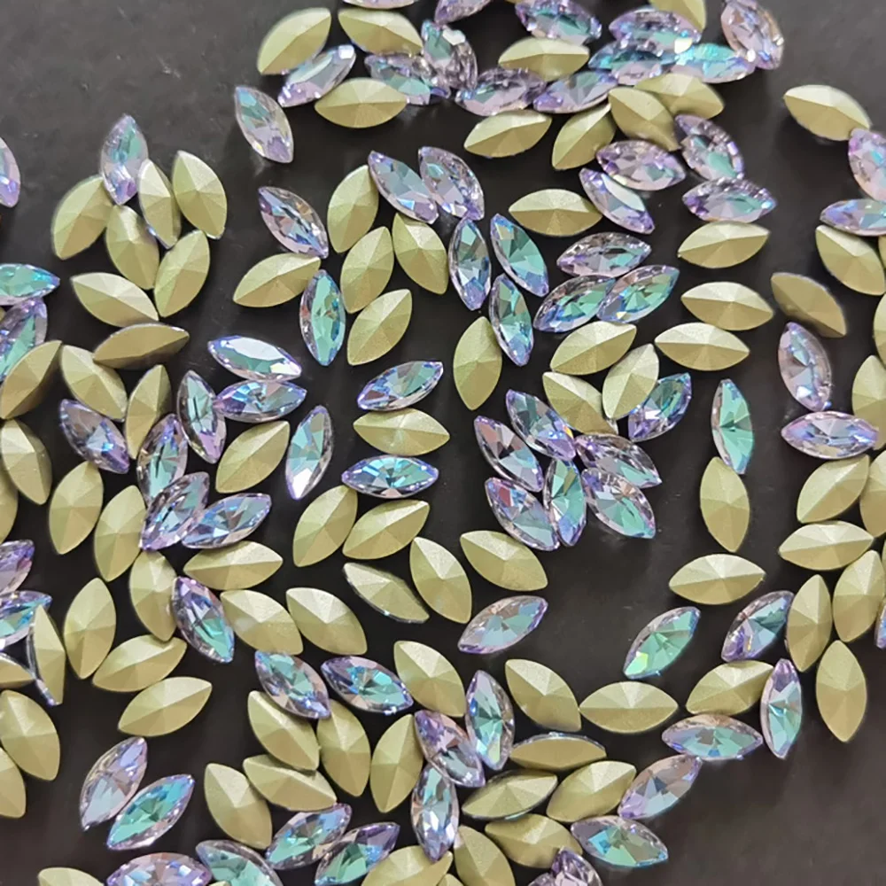 Яркие блестящие аксессуары для ногтей разные размеры