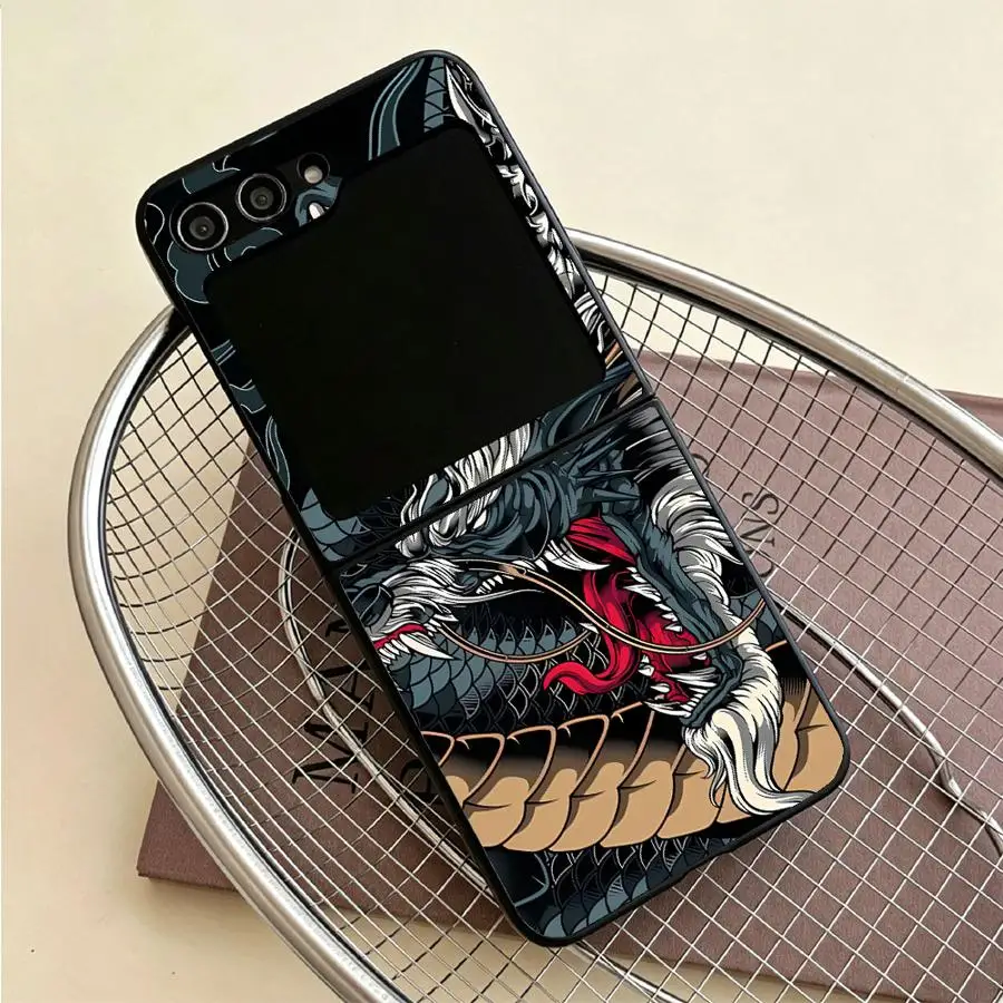 Фото Чехол-накладка для Samsung Galaxy Z Flip 7 6 5 4 3 Flip4 Flip3 Flip6 Flip7 FE Flip5 с дизайном Дракон №2