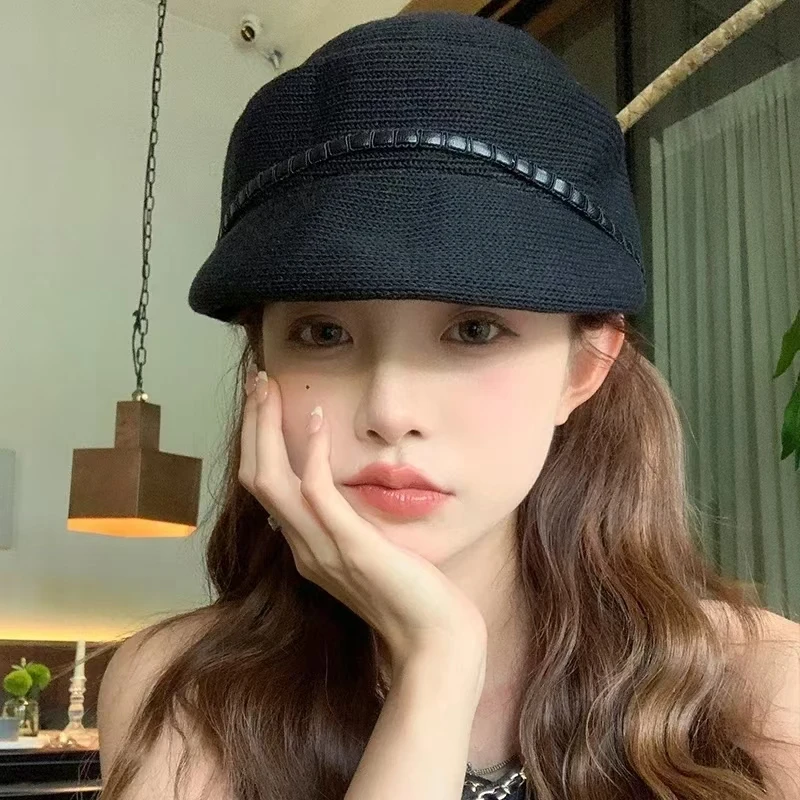 Весенние и летние тонкие дышащие конные шапки для женщин демонстрирующие