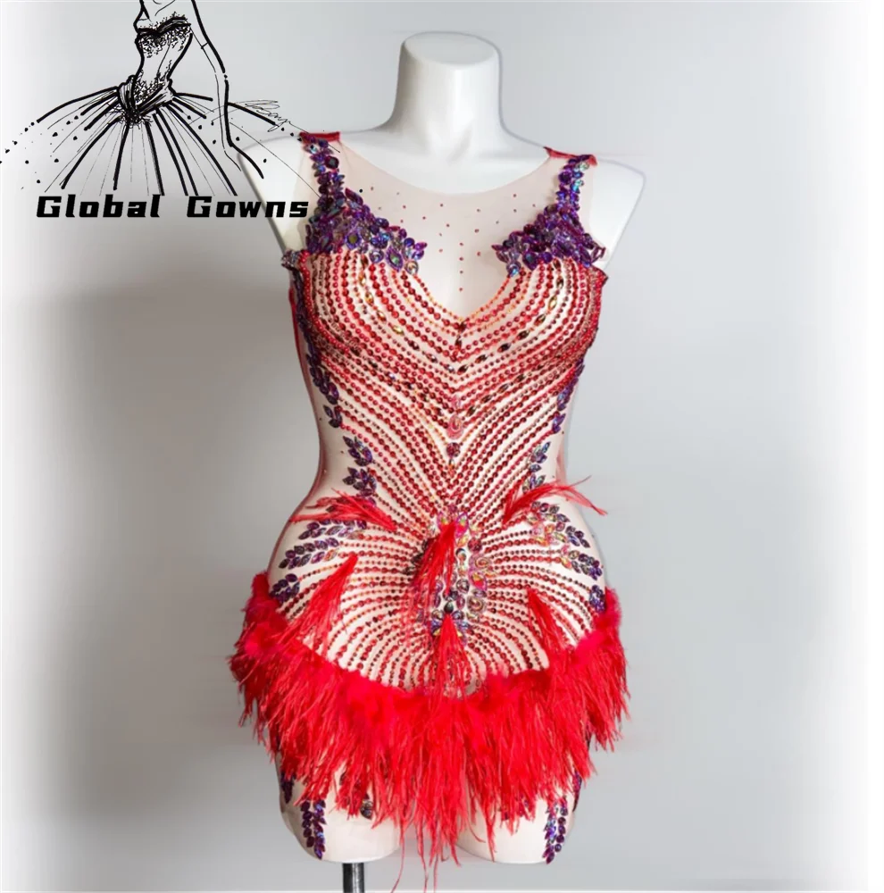 

Red Sheer O Neck Short Prom Dress For Black Girls Featehrs Birthday Party Gowns Beaded Crystal Illusion Mini Cocktail Homecoming