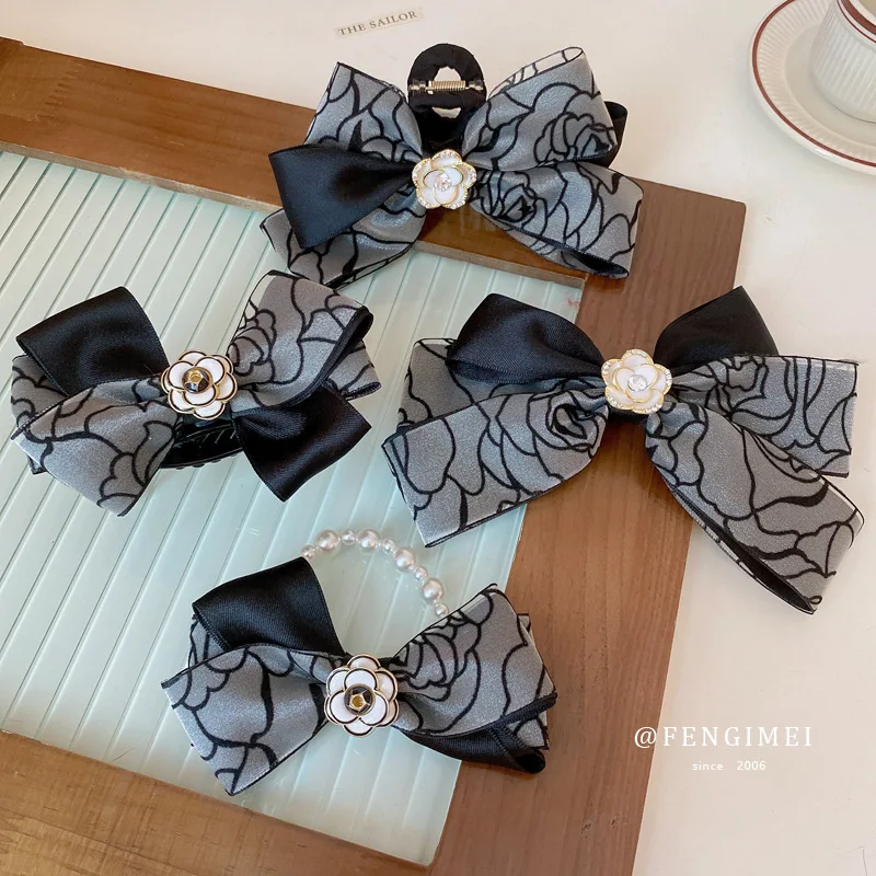 

French Mermaid Ji Pearl Camellia Flower Bow Catch Clip Retro Personality Shark Hairpin Hair Ornament Female