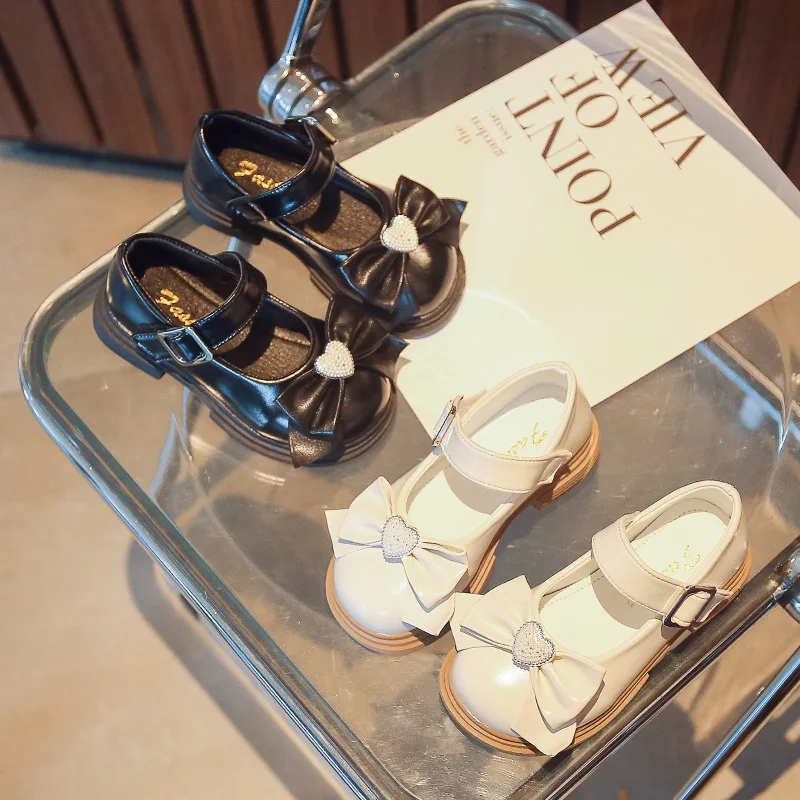 

Туфли кожаные демисезонные для девочек, с жемчугом и бантом