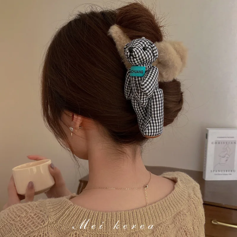 

South Korea Sweet Love Little Bear Hair Clip Cute Fashion Temperament Back Head Curling Shark Versatile Accessories