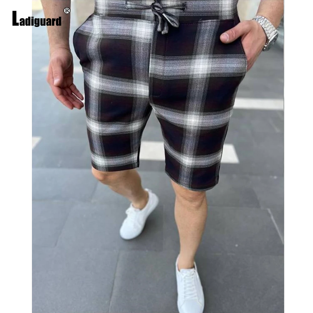Ladiguard Men's Pocket Design Shorts 2022 Summer New Fashion Simple Model Plaid Shorts Oversize Male Casual Beach Half Pants