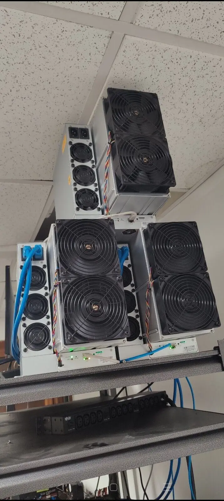 Рисунок 2 - Antminer KA3 166Th/S Kadena горная машина